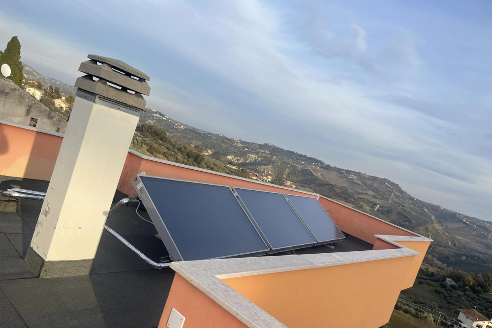Impianto ibrido con solare termico